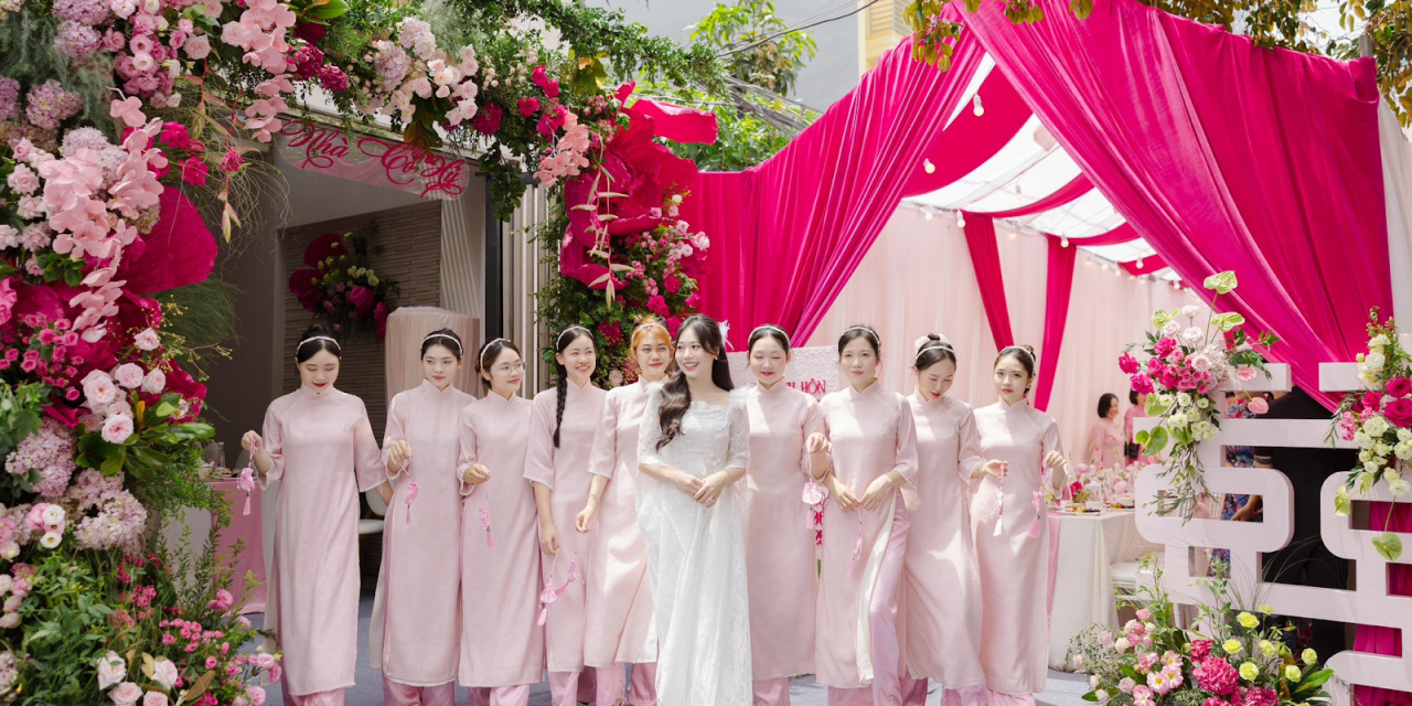 Top concept gia tiên tone hồng đẹp, hiện đại và trendy nhất cho mùa cưới